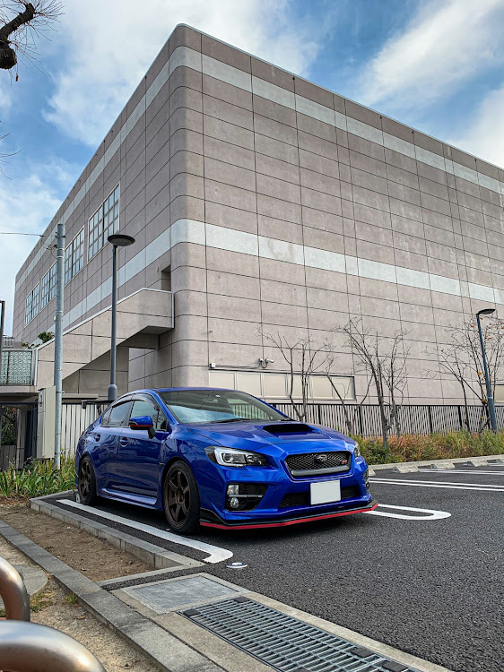 WRX STIの朝からバスケ・ヘロヘロにに関するカスタム事例の投稿画像1枚目