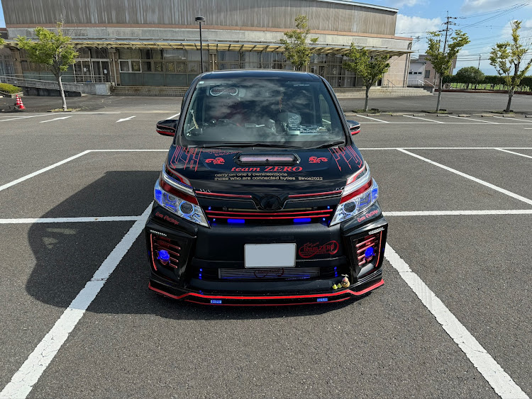 ヴォクシーの愛車の表情・フォロワーさんとコラボに感謝・team ZERO・チーピン・暑い、、暑いぞおおお！！に関するカスタム事例の投稿画像2枚目