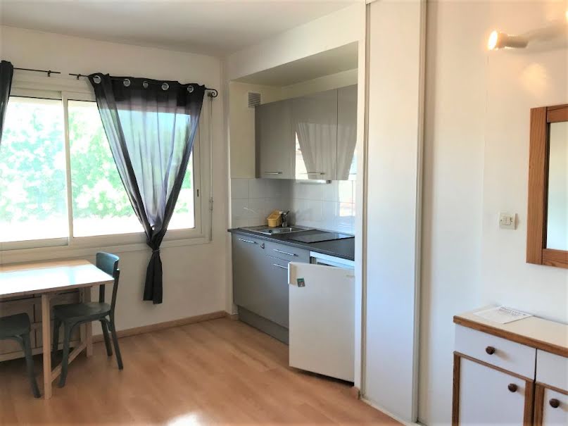 Location  appartement 1 pièce 21 m² à Albi (81000), 420 €