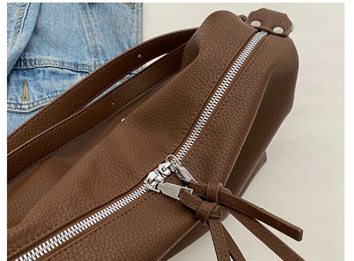 Title 1, Western-style cross-body tote bag for commuting...