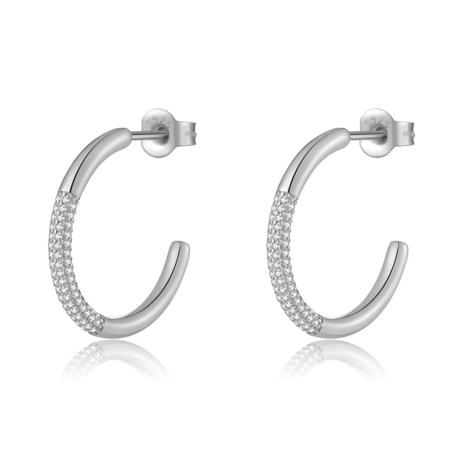 Retro eenvoudige sterling zilveren oorbellen met strass, geschikt voor elke outfit. Een veelzijdig en elegant accessoire voor je dagelijkse look.