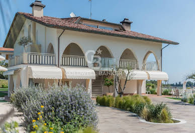 Villa with pool and terrace 5