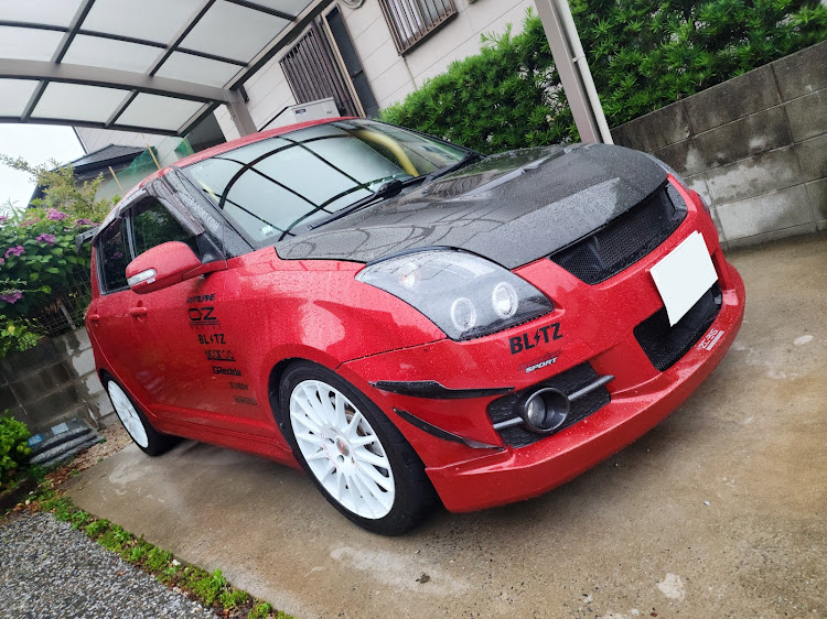 スイフトスポーツのニューバンパー構想・世界に一つだけのバンパーを目指して・やるときゃやる漢ッスよ😎✌️・梅雨入り・構想まとまったら一気にやっちゃいます🎵に関するカスタム事例の投稿画像1枚目