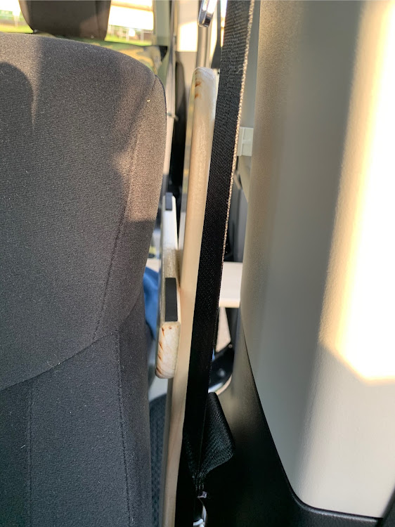 デリカD:5の車中泊テーブル・DIY・自粛生活・TTPに関するカスタム事例の投稿画像5枚目