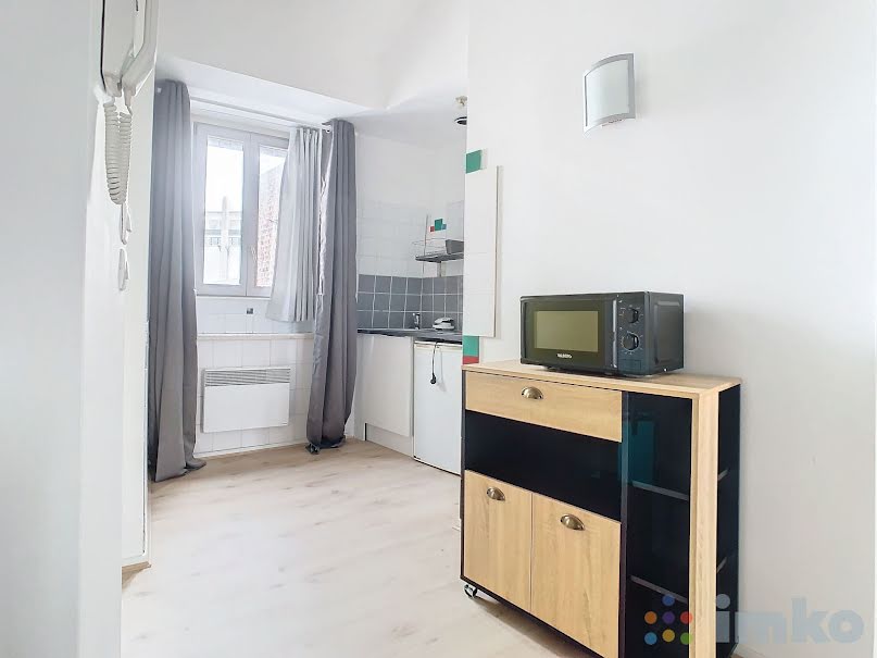 Location meublée appartement 1 pièce 30 m² à Lille (59000), 640 €