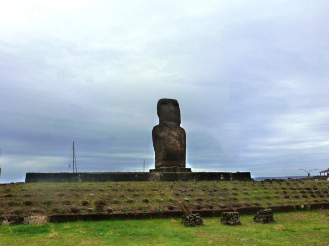 ISLA DE PASCUA. LUGARES CERCANOS A HANGA ROA - CHILE, de Norte a Sur con desvío a Isla de Pascua (25)