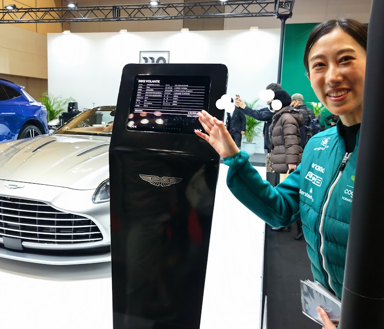 BRZの大阪モーターショー・第８弾！！！！！！！！・気分は!?　ジェームス🇬🇧ボンド😎💕👍・外車がもつ独特のイヤらしさ❤️・気分はw🏁🔥!?　アロンソ🇪🇸( ՞ਊ ՞）→に関するカスタム事例の投稿画像44枚目