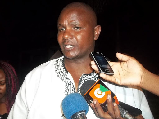 Kenya Tourism Board Head of finance and ICT Orumoi Jonah addressing journalists at Baobab beach resort in Kwale county on April 20 during a cocktail which brought together local journalists, UK travel agents and tourism stakeholders in South Coast. Photo by ALLOYS MUSYOKA