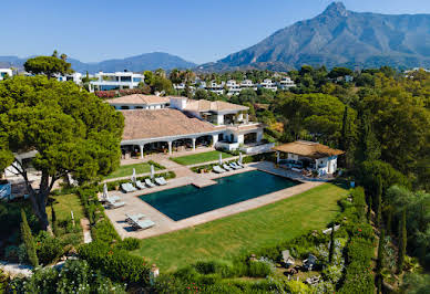 Villa with pool and terrace 3