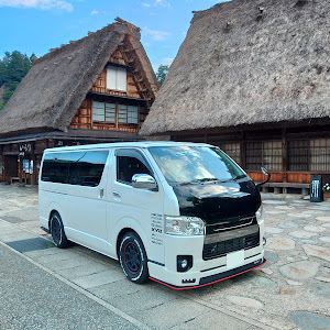 ハイエースバン TRH200V