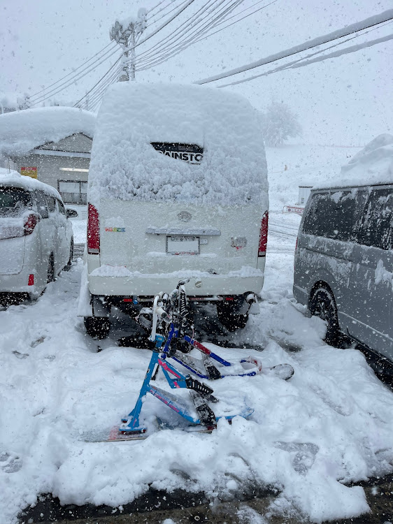 ハイエース スーパーロングの雪狂部屋 さいたまシンジケート・新潟場所・スノーモト・スノースクート・楽しかったです😊に関するカスタム事例の投稿画像1枚目