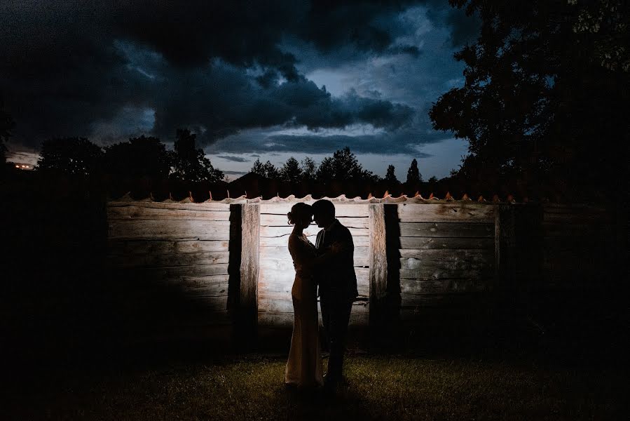 Fotografer pernikahan Tomek Wojewoda (wojewoda). Foto tanggal 28 Maret 2022