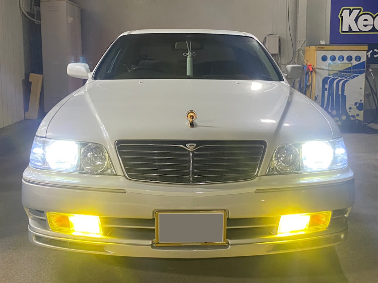 シーマの33シーマ・ポジションランプ交換・コロナが早く終息しますように・HIDからLEDに変更・かっこよくなったかな？に関するカスタム事例の投稿画像2枚目