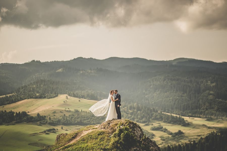 Свадебный фотограф Anna I Marcin Ożóg (weselnipaparazzi). Фотография от 11 сентября 2017