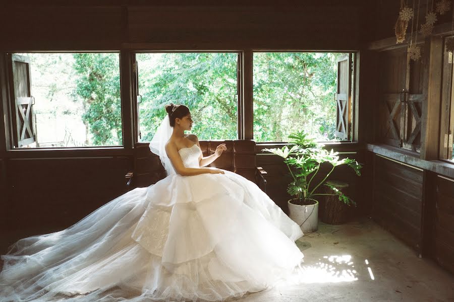 Fotógrafo de casamento Phạm Viết Phi (romstudios). Foto de 5 de abril 2022