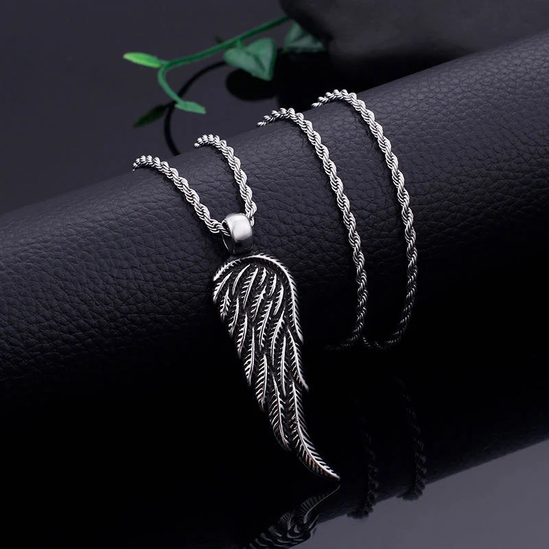 Accessoires créatifs pour colliers en acier inoxydable Designs uniques et durables pour rehausser votre style quotidien avec élégance et raffinement.