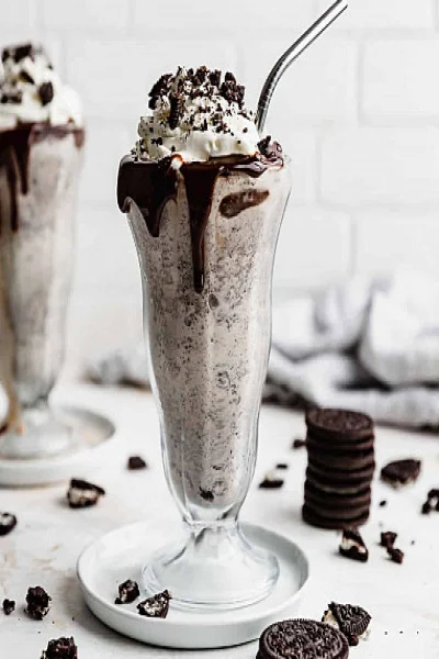 Vanilla Caramel Oreo Signature Thick Shake