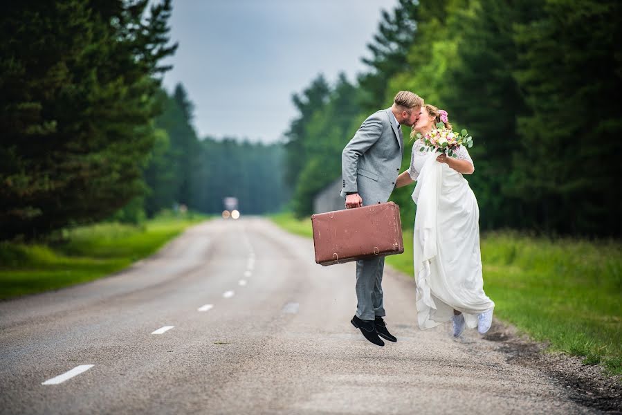 Fotógrafo de casamento Valters Pelns (valtersp). Foto de 6 de março 2018