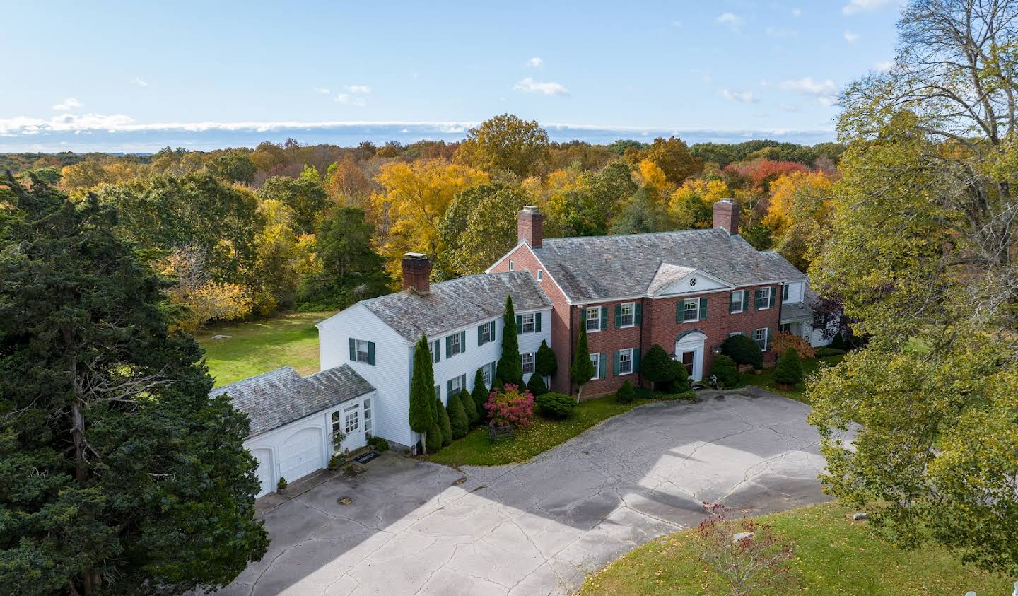 House with pool and garden Stonington