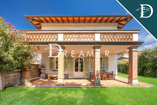 Propriété avec jardin 1