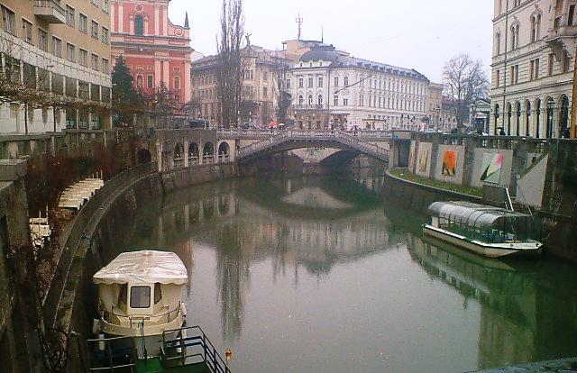 Il ponte dei desideri segreti di BINGA-BONGA