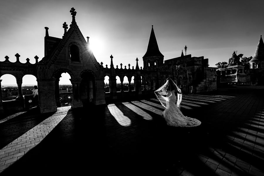 Fotografo di matrimoni Péter Győrfi-Bátori (purephoto). Foto del 25 settembre 2021