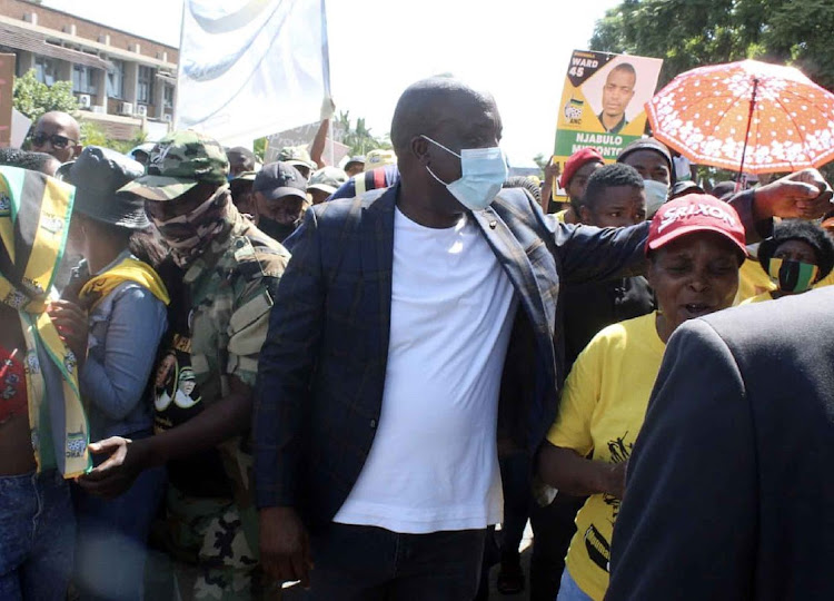 Murder accused Mandla Msibi with supporters. Picture: MANDLA KHOZA