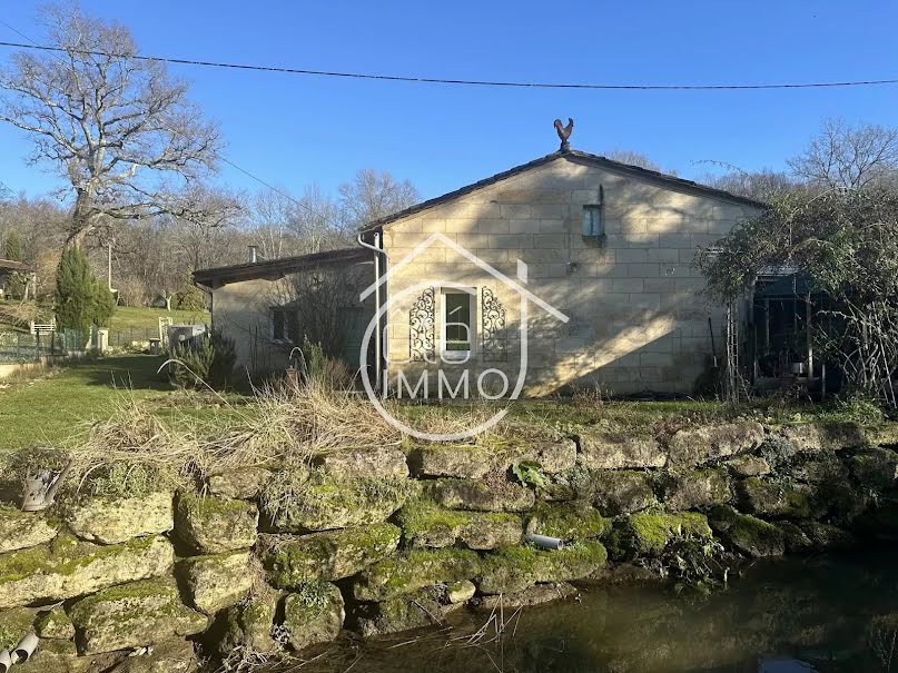 Vente maison  234 m² à Lussac (33570), 313 500 €