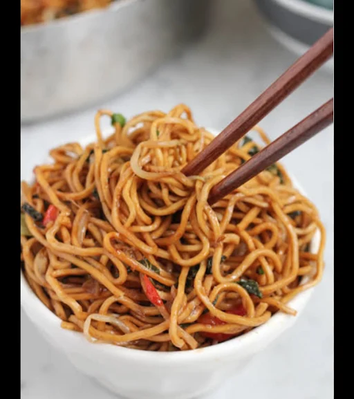 Veg Hakka Noodles Half