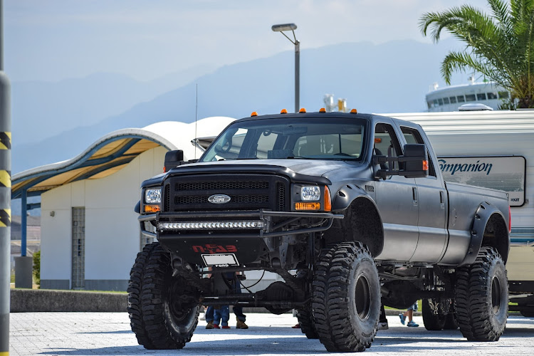 ジムニーのEOC( ehime overlander club)・新居浜マリンパーク・四駆車限定オフ会・ウニモグに関するカスタム事例の投稿画像6枚目