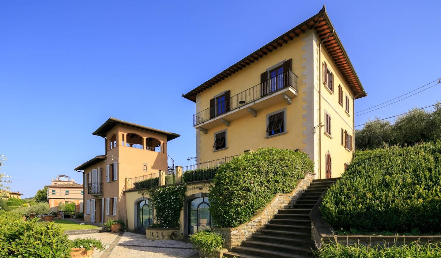 Villa with pool and garden Lastra a Signa