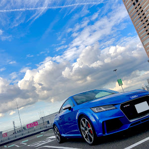 TT RS クーペ A6