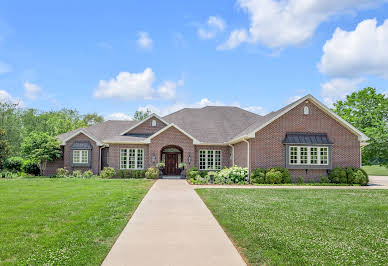 House with pool 2