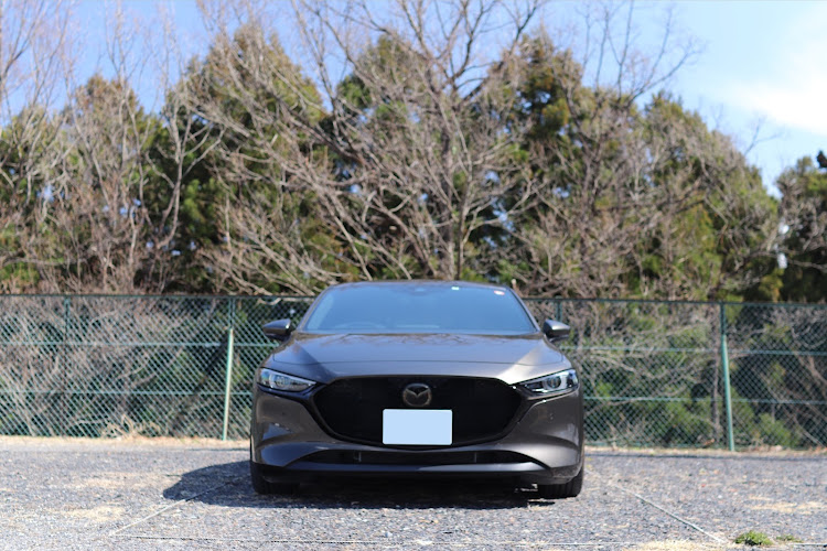 MAZDA3のチタニウムフラッシュマイカに関するカスタム事例の投稿画像1枚目