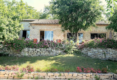 Maison avec piscine 1