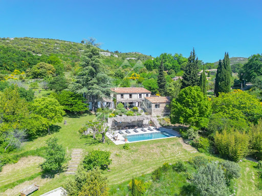 House with pool 1