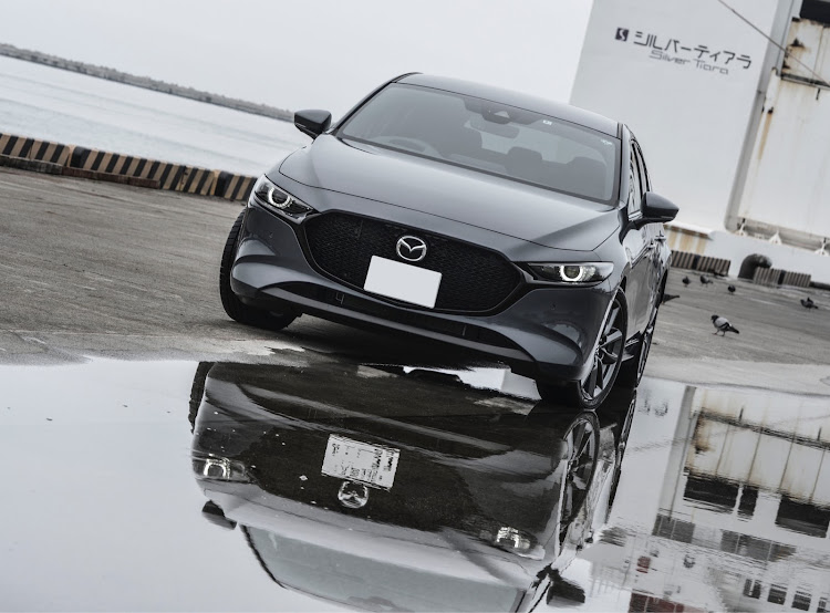 MAZDA3の嫁さんの車に関するカスタム事例の投稿画像1枚目