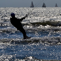 Volare sulle onde del mare di 