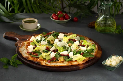 Avocado & Mozarella On Flatbread Salad With Grilled Chicken