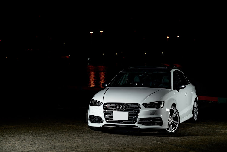 S3 セダンのキリッ顔・ドライブ・アウディに関するカスタム事例の投稿画像1枚目