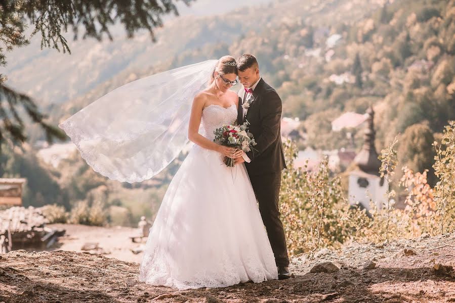 Fotógrafo de bodas Slavo Samuelčík (samuelcikslavo). Foto del 16 de abril 2019