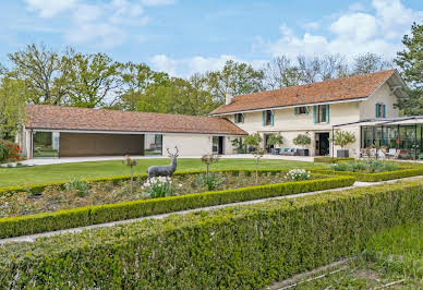 Farmhouse with garden and pool 5