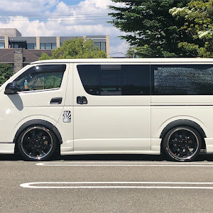 ハイエースバン TRH200V