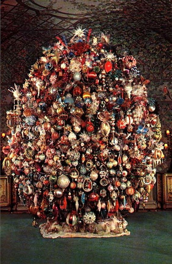 Round Christmas tree