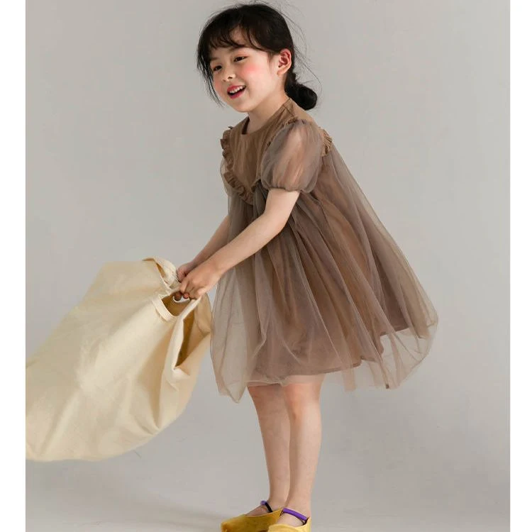 Vestido coreano solto e respirável, design ideal para o verão. Sinta o conforto e frescor com este vestido leve, perfeito para dias quentes.