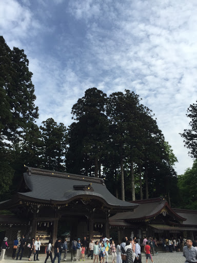 弥彦神社