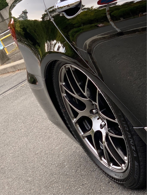 LSの洗車・タイヤ交換に関するカスタム事例の投稿画像1枚目