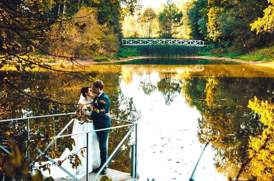 Fotógrafo de casamento Andrey Kalmykov (andreykalmykow). Foto de 25 de outubro 2015