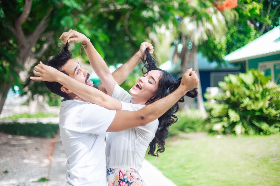 Fotógrafo de casamento Inna Bezverkha (innaletka). Foto de 29 de junho 2020