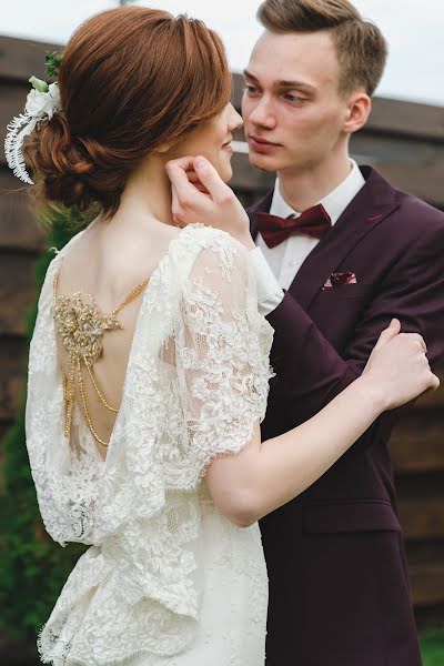 Fotografo di matrimoni Anna Sposobina (focustudio). Foto del 16 luglio 2019